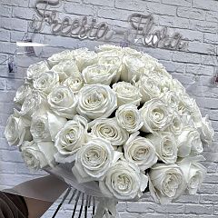 Букет из 47 белоснежных роз «Плая Бланка»