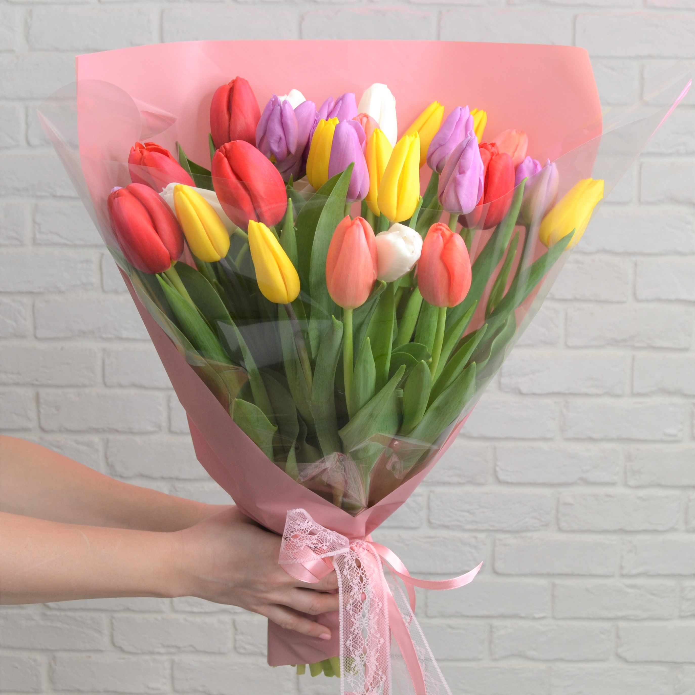 Букет из разноцветных тюльпанов 29 шт