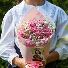 Букет из 9 розовых гвоздик с гипсофилой