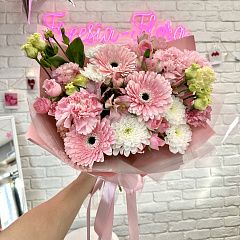 Розовый сборный букет из гербер, кустовых роз и эустомы 