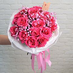 Букет из 19 ярко-розовых роз